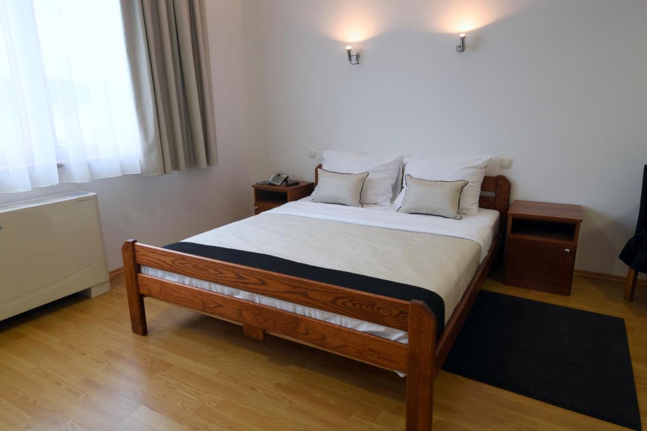 Apartments & Rooms Križevci 외부 사진